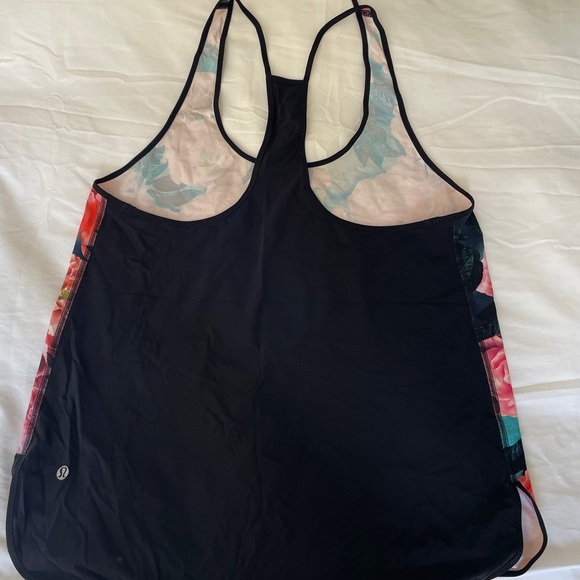 Lululemon Workout Top Size 8 - Picture 2 of 3